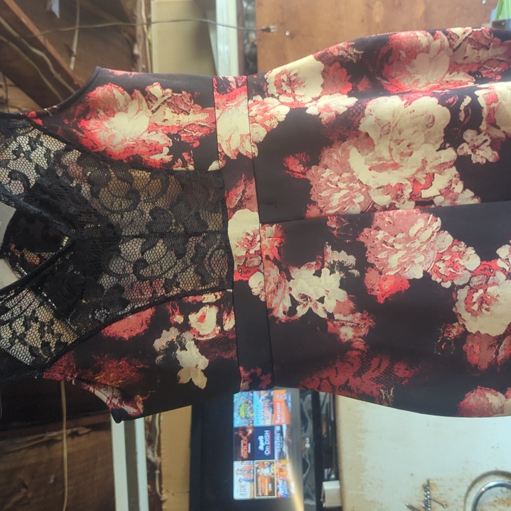 Dress - Picture 3 of 3